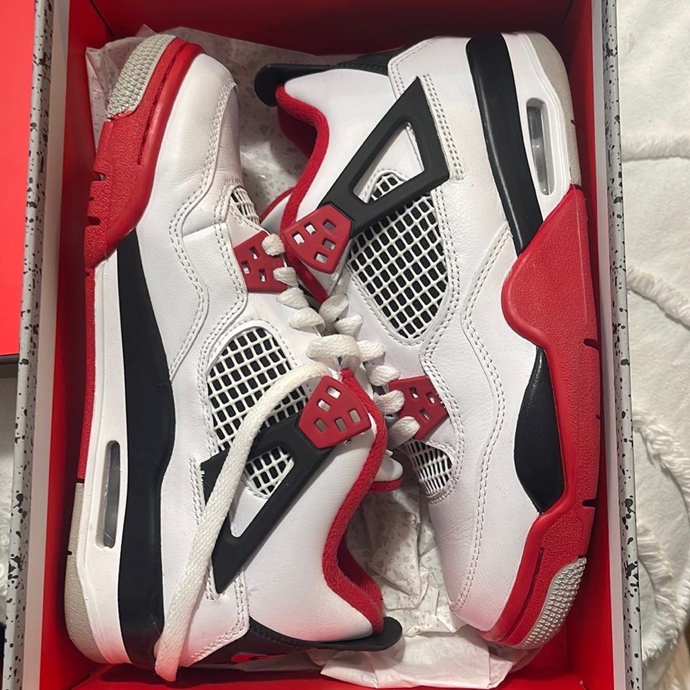 fire red 4s size 5